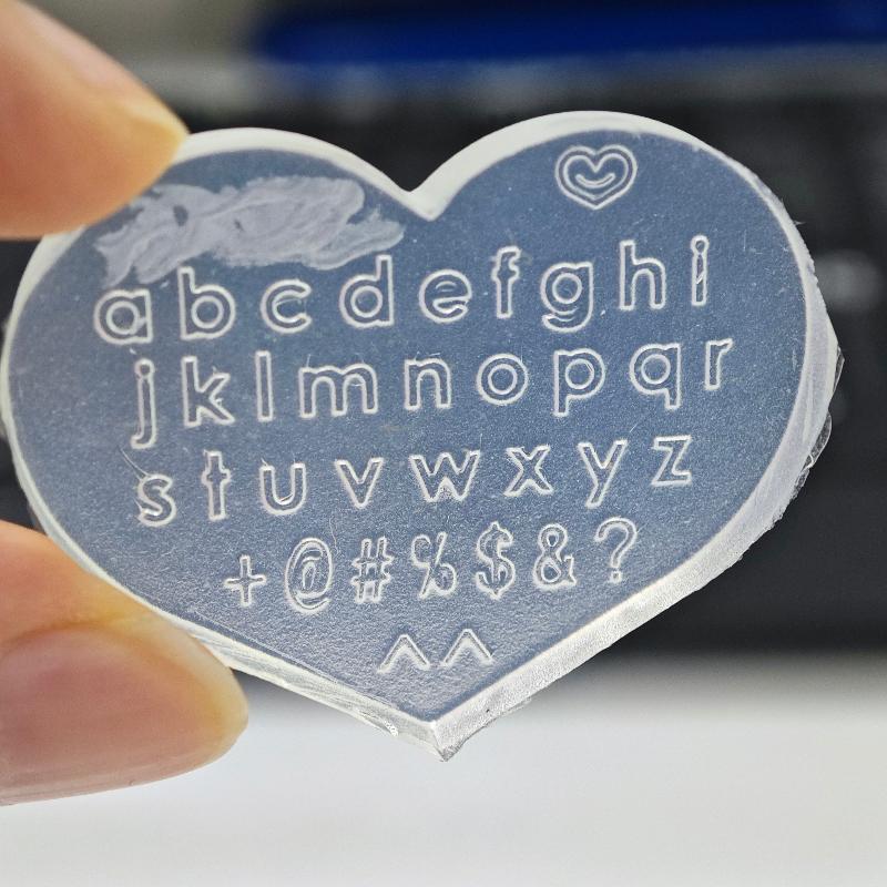 Resin Art Earrings Design - แม่พิมพ์ซิลิโคนลายตัวอักษรภาษาอังกฤษสำหรับตกแต่งเล็บ ต่างหู สร้อยคอ แบบ 3 มิติ