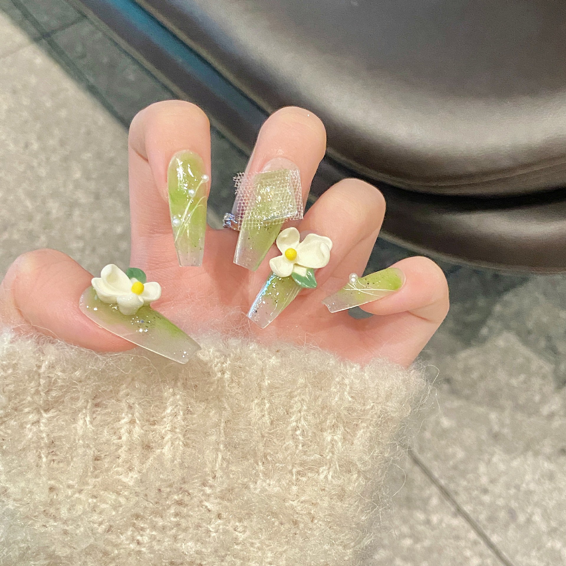 เล็บปลอมแบบกดติด 10 ชิ้น ลายโล - Resin Art With Flowers บทวิจารณ์และราคา