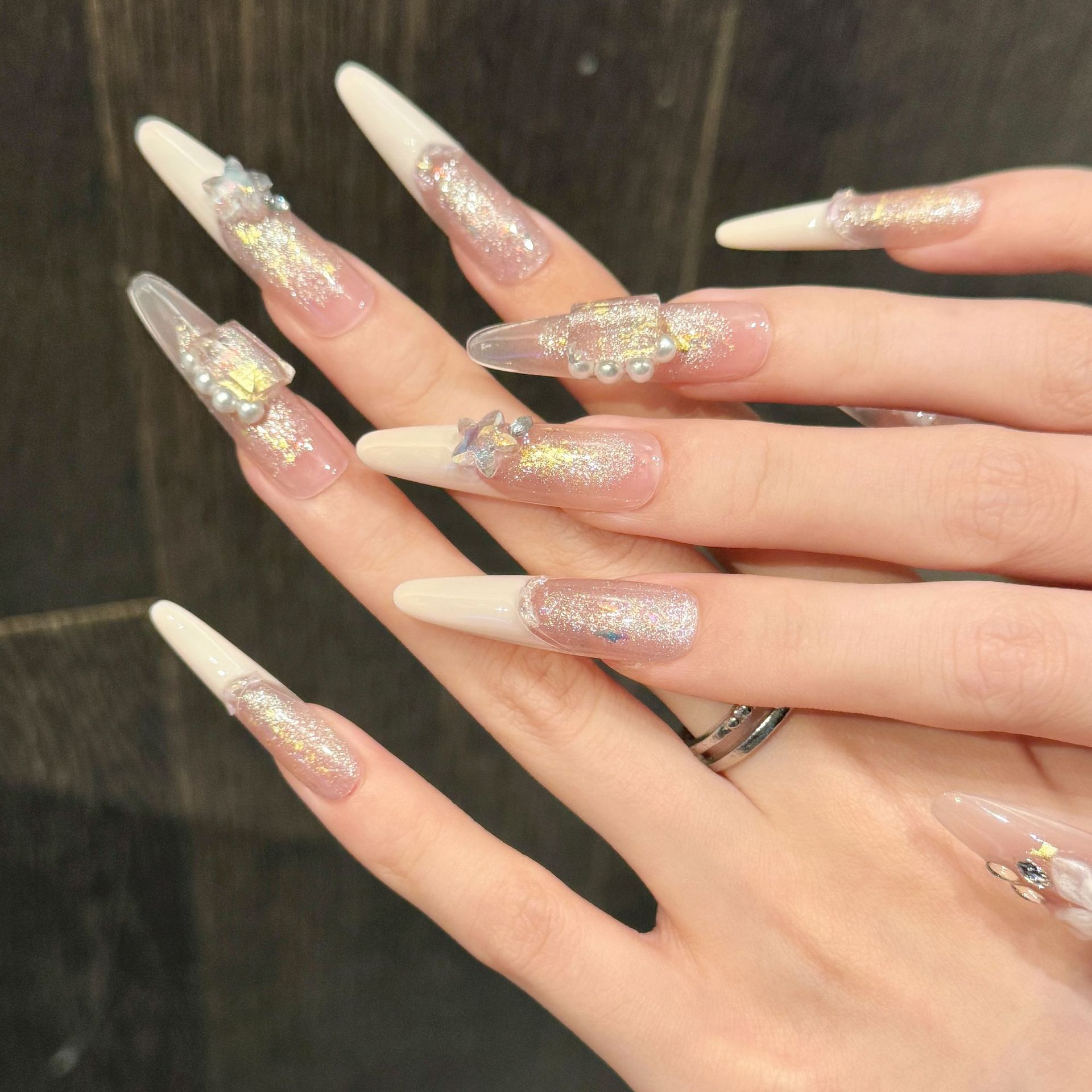 เล็บปลอมแบบกดติด 10 ชิ้น ลายดอ - Resin Art With Flowers บทวิจารณ์และราคา